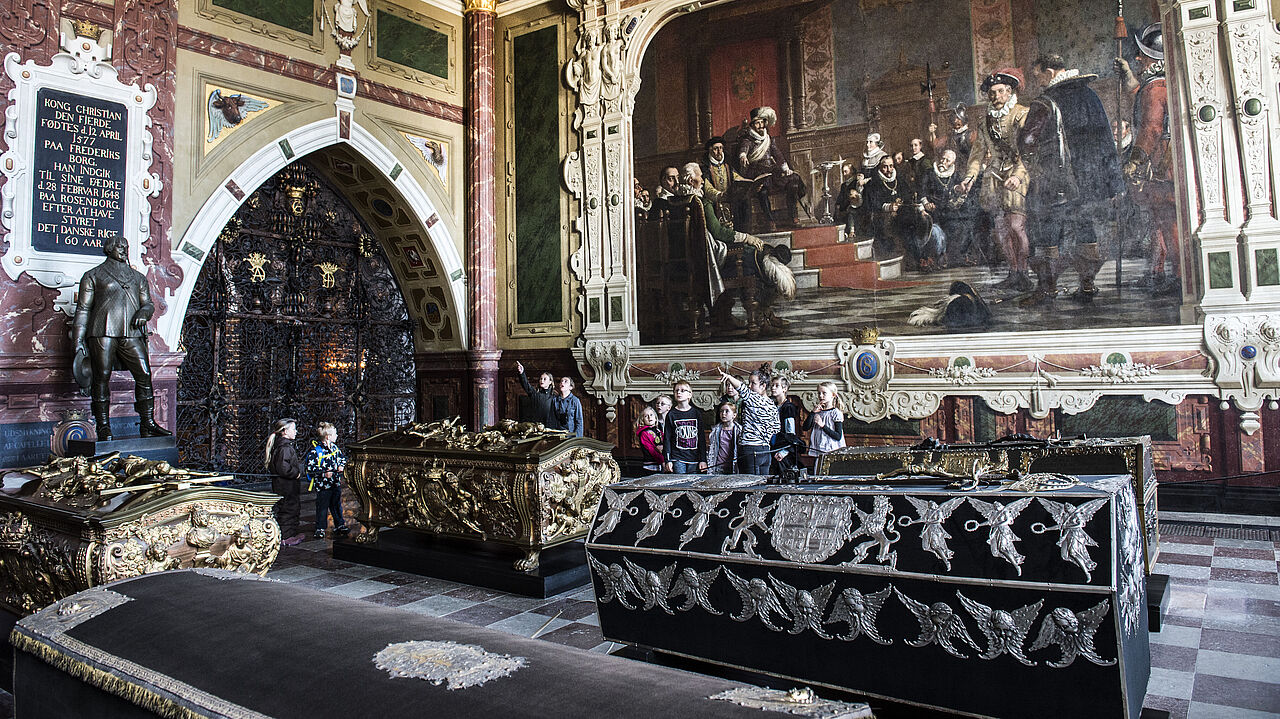 Billede af undervisning i Domkirken ved Roskilde Museum. 